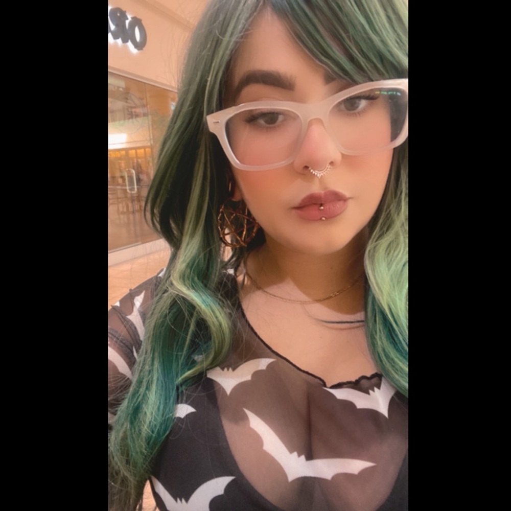 Meet your Posher, Nessa